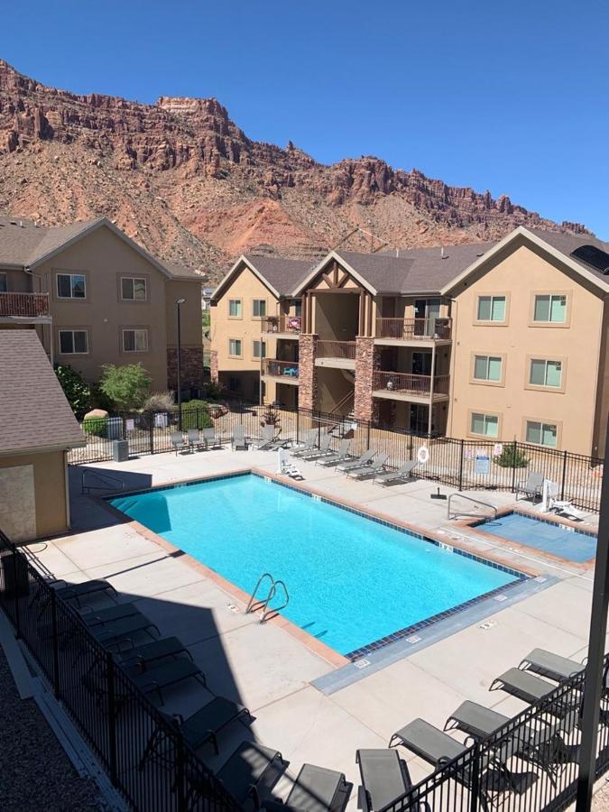 Redcliff Dean Re